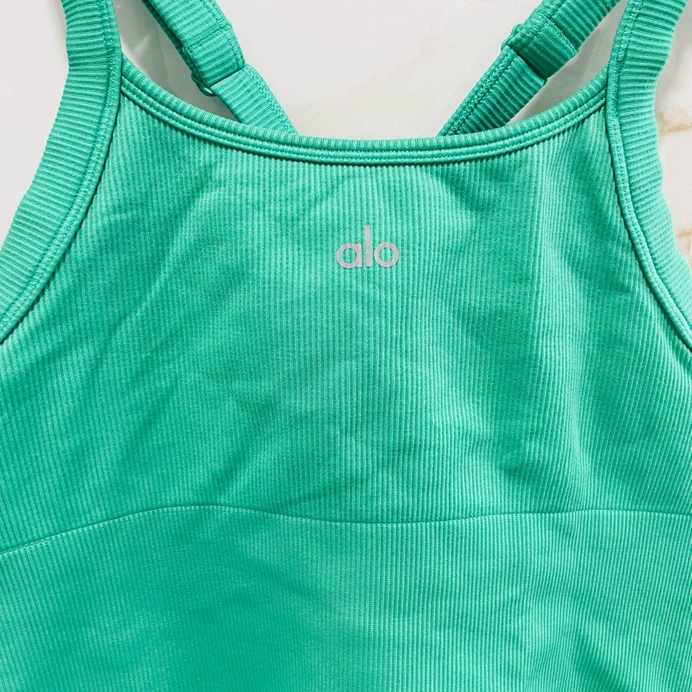 ALO set Seamless Ribbed Favorite Bra Tank+ seamless ribbed favorite shorts green - Picture 9 of 16